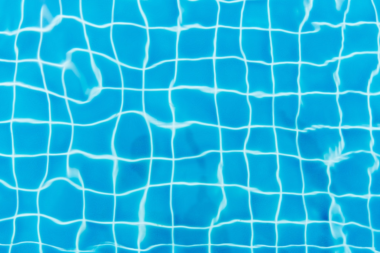 Tips on Pool Tile Cleaning With Surface Blasting